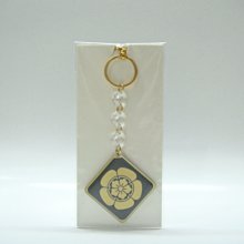 日本鑰匙圈~靖國神社 東京參拜紀念~金色八重表菊紋LOGO國徽((皇室家徽 浮刻菊花靖國神社寺宇))吊飾掛飾旅遊紀念品I 歷史價格詳細信息