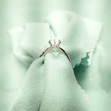 (售完)鑽石(灰鑽)原礦(有穿孔)（500元）~可手持靜心、泡水晶水喝、也可穿過鋼絲線與其他水晶搭配成美麗的飾品 歷史價格詳細信息