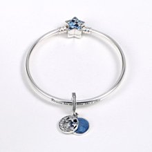 *[手鍊]++特價++韓國製品 超美的精緻鑲金綠寶石勾環手鍊(綠) 手鍊戴起來很好看喔! 正式休閒都可以的一條! 歷史價格詳細信息