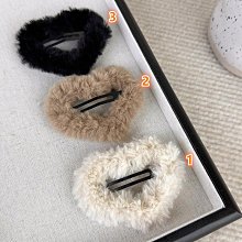 {朵朵韓飾} C2363 韓國直送(正韓)-法式氣質雲朵毛絨抓夾(三色) 歷史價格詳細信息