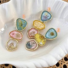 {朵朵韓飾} C3671 韓國直送(正韓)-法式氣質緞面褶皺花朵抓夾(二色) 歷史價格詳細信息