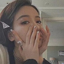 代購  Prada 普拉達 黑色褶皺全皮woc鏈條包 單肩斜挎包 歷史價格詳細信息