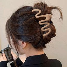 簡約鯊魚夾 鯊魚夾 大抓夾 抓夾 頭飾 髮飾 髮夾 大號抓夾 棋盤格氣質鯊魚夾 合金鯊魚夾 個性鯊魚夾 髮飾用品 歷史價格詳細信息