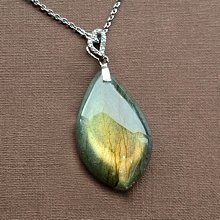 拉長石、綠玉髓、紅鋼玉。純銀耳環(耳針式)(E8712)【La luna銀飾豐華】 歷史價格詳細信息