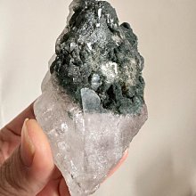 白水晶柱 帶綠幽靈優雅雪景幾乎全淨 | 高17cm | qu268 歷史價格詳細信息