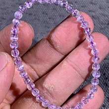 手串  沒弄懂什么材質的 感覺塑料 手串上的貔貅吊墜是銀的 歷史價格詳細信息