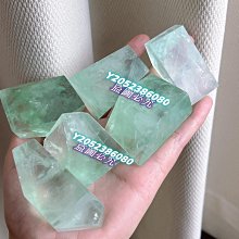天然綠螢石726g*高15*長10*厚9公分#121 歷史價格詳細信息