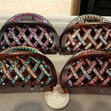 奇士水晶-特殊原礦稀有千層藍針金字塔骨幹晶柱-顯針狀金字塔向上層疊-不照光六面都能看見金字塔-附專用實木底座 歷史價格詳細信息