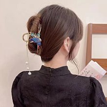 【流蘇蝴蝶】多功能蝴蝶收腰別針2入(別針扣 免縫 造型 襯衫扣 裝飾扣 褲裙 胸針 改褲圍 配飾 衣角 西裝) 歷史價格詳細信息