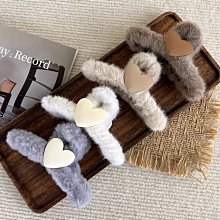 CHIS【馬卡龍愛心髮夾】韓國髮夾 愛心髮夾 絨毛髮夾 大抓夾 鯊魚髮夾 可愛髮夾 毛絨鯊魚夾 香蕉夾 馬尾髮夾 髮夾子 歷史價格詳細信息