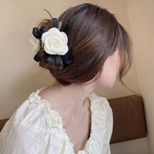 ???????????????????????? ???????????????? ???????????????????????????????????????????? 山茶花發飾 玳瑁色亞克力立體花瓣 花蕊是珍珠和小晶鑽  高級又很精致的 歷史價格詳細信息