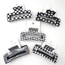 【集麗家】7.5 cm黑白鏤空鯊魚夾  髮飾 髮夾 氣質 網紅髮飾 盤髮抓夾 夾子 髮抓 抓夾 浪漫 方格 圓點 千鳥紋 歷史價格詳細信息