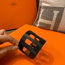 Hermes 這款飯盒包帆布的材質不壹樣，帆布的質感強，又耐用，經緯紗均用多股線交織，這款包采用的是粗帆布，使得織物堅牢耐折 歷史價格詳細信息