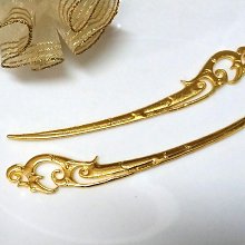 小男孩 花朵 金色吊飾 滴油合金鑰匙圈 Airpods耳機盒隨身碟包包掛件/小禮物 歷史價格詳細信息