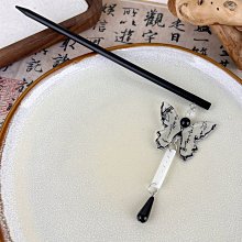 {朵朵韓飾} C1403 韓國直送(正韓)-個性氣質水墨花朵抓夾(二款) 歷史價格詳細信息