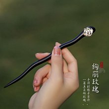 【熱賣】高端檀木圓盤按摩梳頭部頭皮經絡梳毛囊疏通神器養發保健梳子通用 歷史價格詳細信息