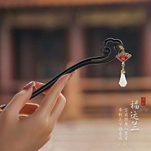 【熱賣】高端檀木圓盤按摩梳頭部頭皮經絡梳毛囊疏通神器養發保健梳子通用 歷史價格詳細信息