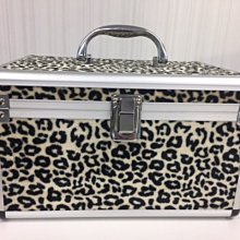 現貨 高質感 豹紋雙層手提鋁合金專業化妝箱 道具箱 多功能工具箱(內附鏡子/手提握把/內裏布料黑色絨布) 歷史價格詳細信息