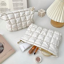 軟乎乎~可愛毛絨帽子女冬保暖護耳套頭帽加厚顯臉小防寒雷鋒帽潮 歷史價格詳細信息