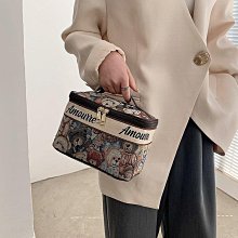 ins小熊化妝椅 可旋轉 歷史價格詳細信息