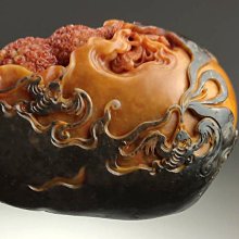 鳳崗文創--{石雕310}—巧色精工---德禽知仙草—林六鳴--尺寸約: 4.4*4.4*9.3cm 歷史價格詳細信息
