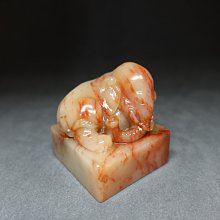 80年代的壽山石《靈獸獻瑞》把件，壽山芙蓉石材質，石質細膩油18849 歷史價格詳細信息