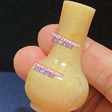 善伯洞石的特徵很明顯，老性善伯洞石中有金砂點，有的石中有粉白色的色斑，俗稱“花生糕”。善伯洞石的質地微堅而又帶有韌性，所以雕刻鑿坯時比較吃力。 歷史價格詳細信息