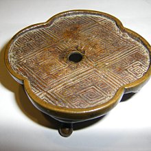 墨床.墨錠休息的地方.給您的墨找個舒適休息的地方.可增加墨錠的壽命及美好如新的外貌喔！材質：花梨木.規格：13X4X2. 歷史價格詳細信息