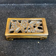 墨床.墨錠休息的地方.給您的墨找個舒適休息的地方.可增加墨錠的壽命及美好如新的外貌喔！材質：花梨木.規格：13X4X2. 歷史價格詳細信息