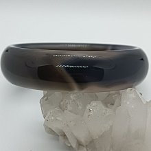 瑪瑙手鐲帶鐲心套鐲一抹黃高冰透圓條灰冰底 48.5圈口10圓條 有購買記錄 首飾 水晶 手鐲 二手【紫竹齋】824 歷史價格詳細信息