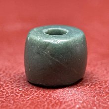 綠雞肝瑪瑙圣物夾，1800-2200年，健陀羅時期，塔克西拉 歷史價格詳細信息