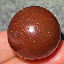 老珠子兩顆，一顆瑪瑙代灰皮，一顆琉璃代彩，都比較有特色，品相 歷史價格詳細信息