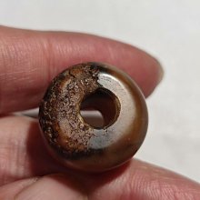 明代老玉珠子一個，大開門的和闐玉白玉沁色一流皮殼老辣包漿厚重漂亮，18mm，單珠，早年下鄉 歷史價格詳細信息