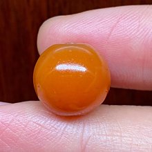 藏傳油潤紅瑪瑙小桶珠配珠一顆，實物拍攝，珠子油潤精品老味十足 老物件一物一圖 歷史價格詳細信息