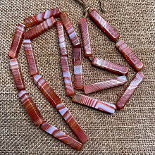 天然俏色紅兔毛吊墜，雕刻財神，規格：44*25*12mm。重 歷史價格詳細信息