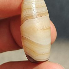 #纏絲瑪瑙老瑪瑙珠子，財神眼蠶絲老瑪瑙橄欖珠。皮兒水潤，手磨老料，風化細膩，沁色唯美。特價 歷史價格詳細信息