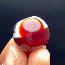 老瑪瑙珠子，古珠，藏傳糖沁千年老瑪瑙珠子，沁色漂亮，質地油潤，品相完整，包漿渾厚，滄桑感十 歷史價格詳細信息