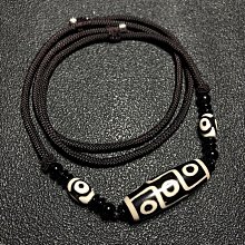 朋友買來沒用的編織塑膠手提袋約長38高31寬12公分。黑，紫，香檳金，土黃色可選一個250二個400三個570四個780 歷史價格詳細信息