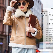 MICHEL KLEIN 米白色真皮斜背包 §可議價§ 歷史價格詳細信息