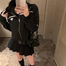 PRADA 新版三角牌再生尼龍棒球帽(卡其) 歷史價格詳細信息