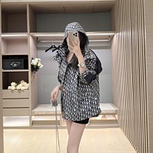 Leann代購~DIOR迪奧 立體刺繡手提大容量托特包包女士2024新款春夏手提包通勤大包購物袋 陪送絲巾 配盒 歷史價格詳細信息