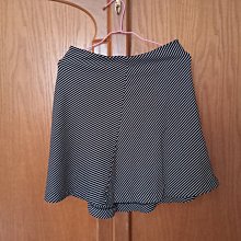 uniqlo黑色純棉圖案短袖圓領T恤 歷史價格詳細信息