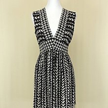 ◄貞新二手衣►O'2ND 韓國精品 黑色V領羊毛桑蠶絲棉質洋裝M(1號)(27111) 歷史價格詳細信息