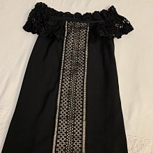 荷雅婷設計師。白色點點銀蔥線條雪紡紗精緻蕾絲黑色不規則蛋糕裙 歷史價格詳細信息