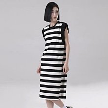 新掀貨服飾《GOES  CLUB》肩線格紋拼接個性T恤*2231401 歷史價格詳細信息