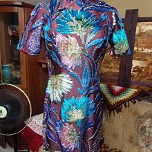 古著旗袍長度128胸圍86肩寬36腰圍68適合很瘦姐妹，后面輕微黃點 歷史價格詳細信息