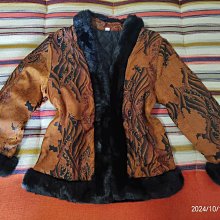 全新綢緞面中國風刺繡背包~中國風復古側斜背包~只有一個出清 歷史價格詳細信息