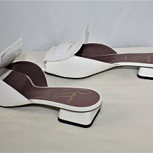 海洋工坊二手名牌旗艦店~PRADA 紅色漆皮後空綁帶跟鞋(Size:36 1/2) 歷史價格詳細信息