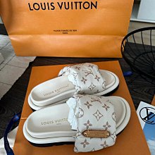 LV春夏限定彩虹紮染比基尼 顏色超嫩！不買真的很後悔 搭配牛仔褲絕絕子！夏天辣妹必備單品。 SML 歷史價格詳細信息