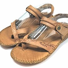 【菲瑪】LOTTO 樂得 中童 超輕量風動跑鞋 乘風者 黑白LT7AKR5630 歷史價格詳細信息